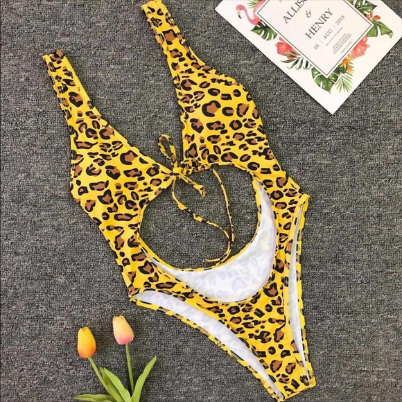 Cheetah Cut Out One Piece - Picture 2 of 4